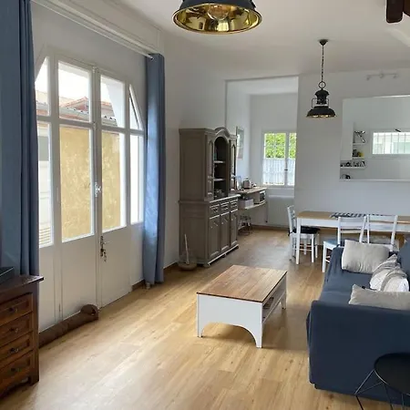 Holiday home Maison Quartier De L'aiguillon *